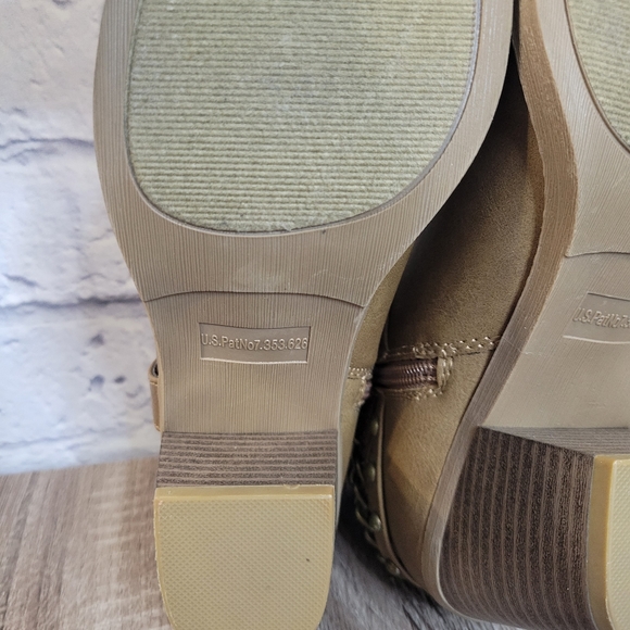 Sugar Embellished Tan Booties Size 8 - Picture 15 of 16